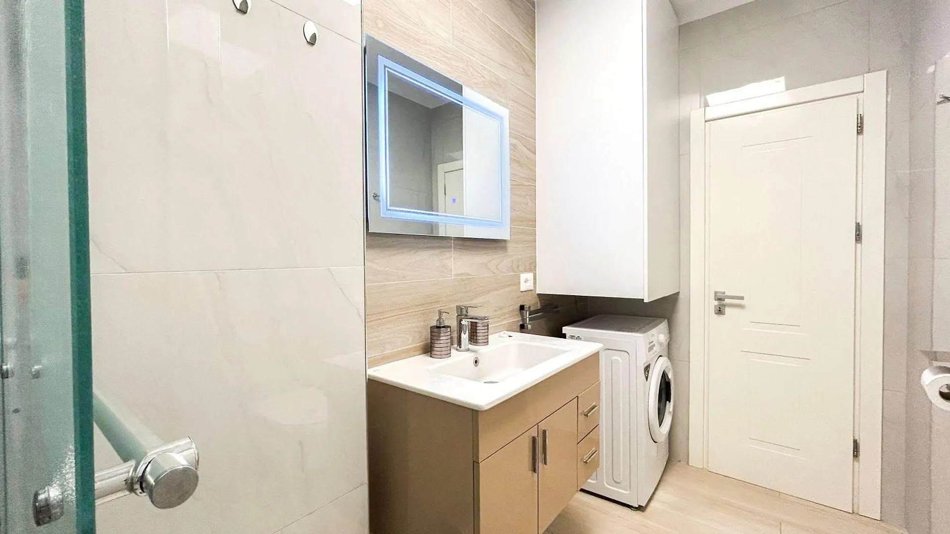 Sea Apartment With Balcony Durrës Albania