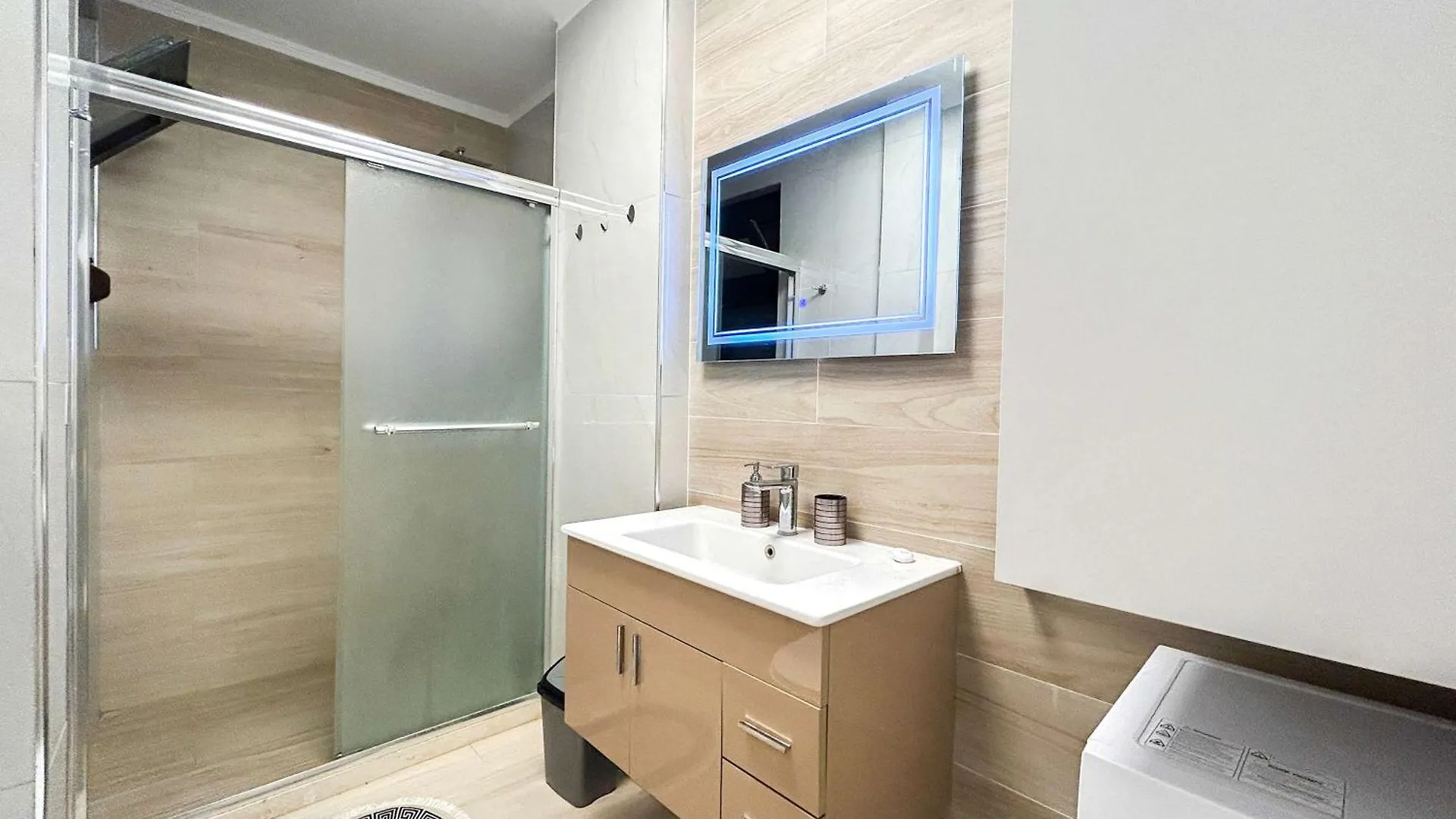 Sea Apartment With Balcony Durrës