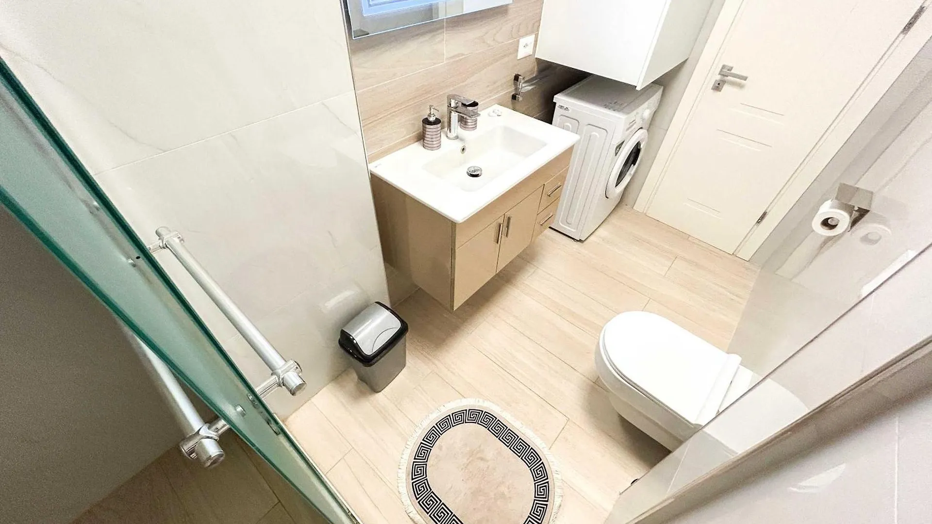 Sea Apartment With Balcony Durrës