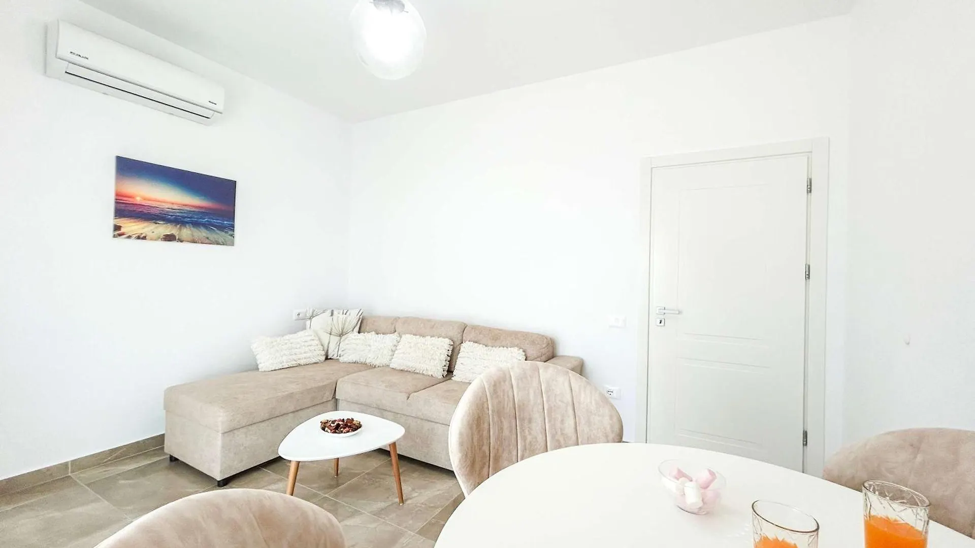 Sea Apartment With Balcony Durrës
