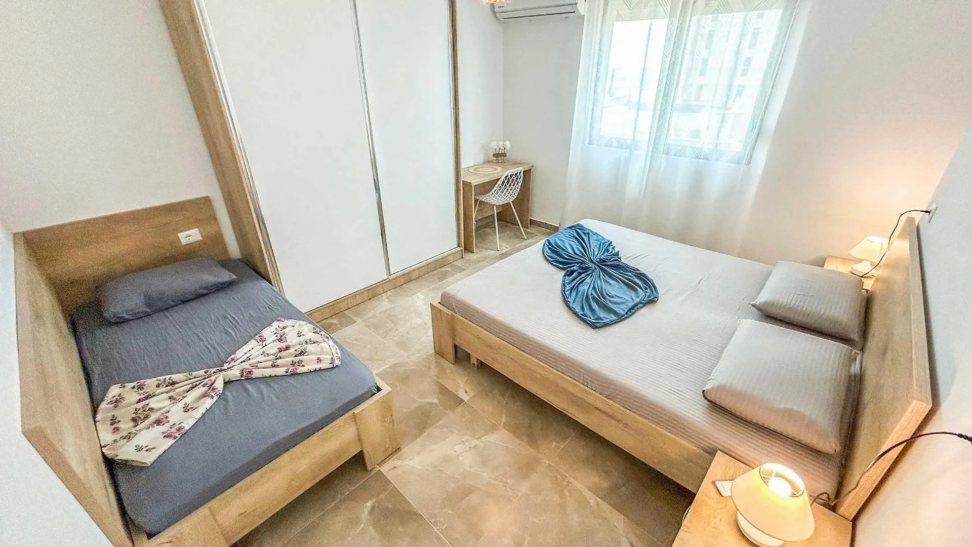 Sea Apartment With Balcony Durrës