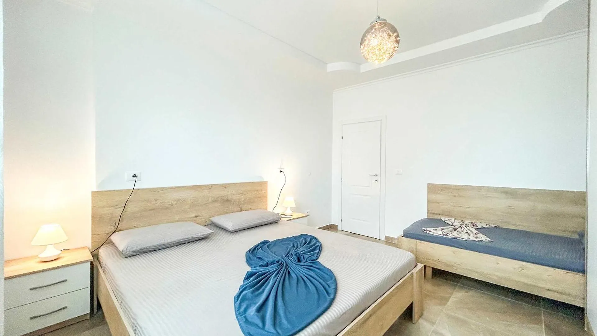 Sea Apartment With Balcony Durrës