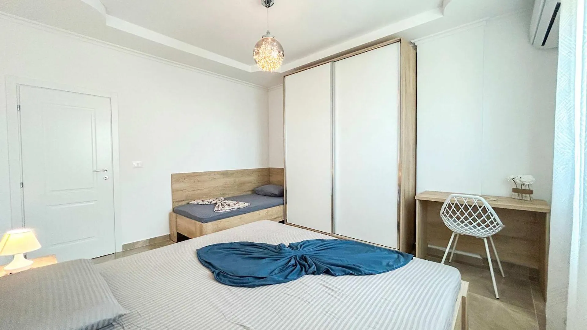 Sea Apartment With Balcony Durrës