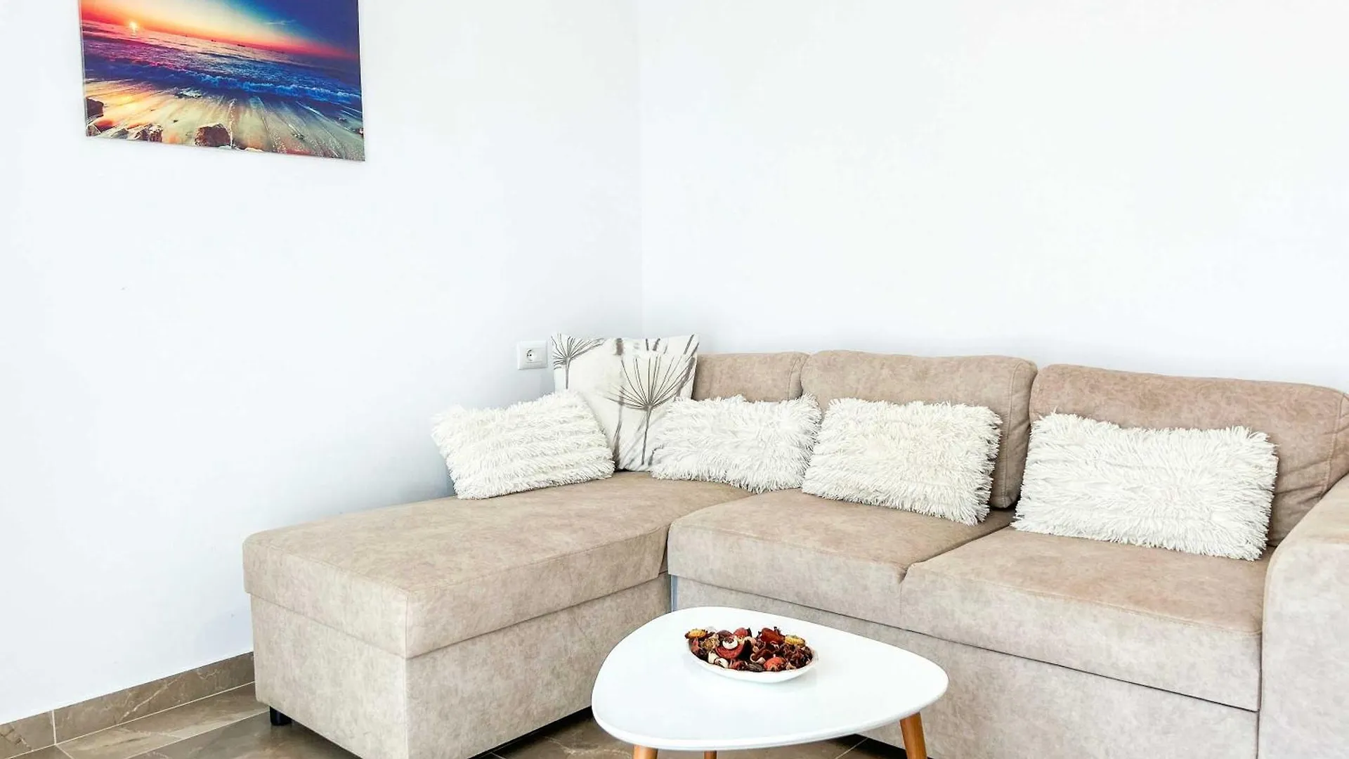 Sea Apartment With Balcony Durrës
