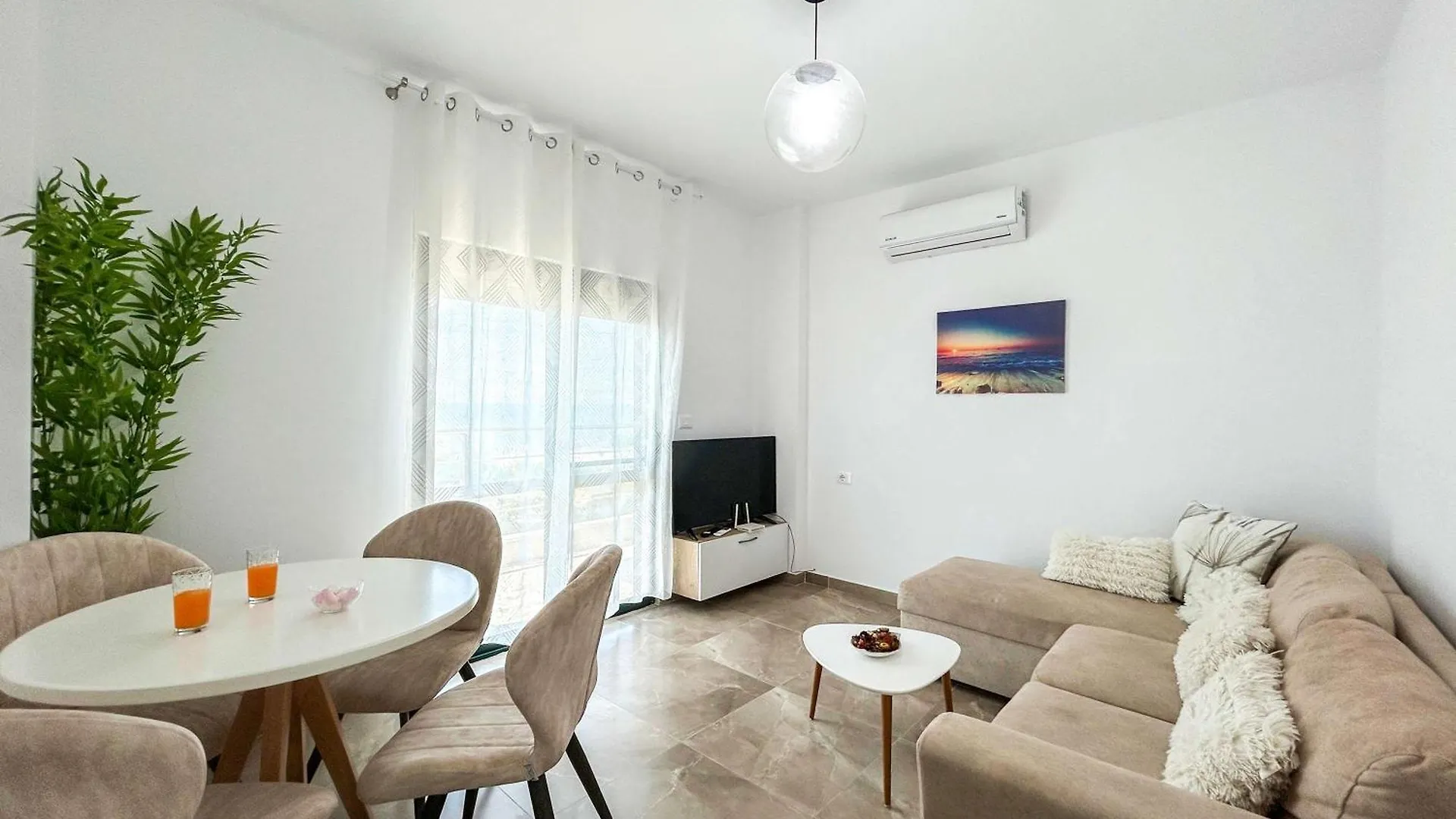 Sea Apartment With Balcony Durrës