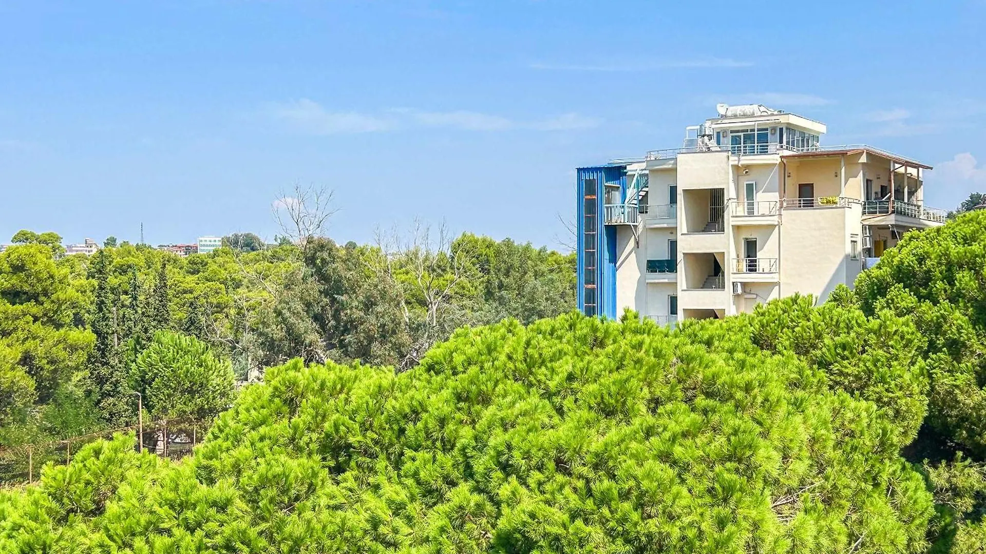 Sea Apartment With Balcony Durrës